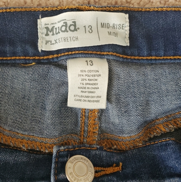 Mudd FLX stretch mid rise shorts - Picture 2 of 4